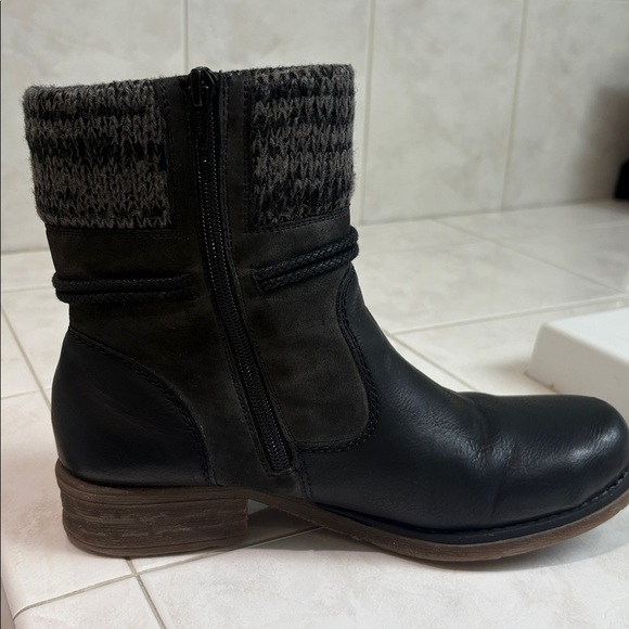 Rieker “79688 Fee” Black Faux Leather Ankle Boots with Knit Cuff & Zip Closure - Picture 4 of 9